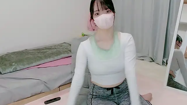 Snapshot of Hikari__o00 chatting on 07/01/26, 11:04 Hikari o00 online show from 07/01/26, 11:04