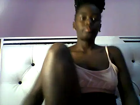 Snapshot of treny34 chatting on 06/06/26, 08:02 treny34 online show from 06/06/26, 08:02