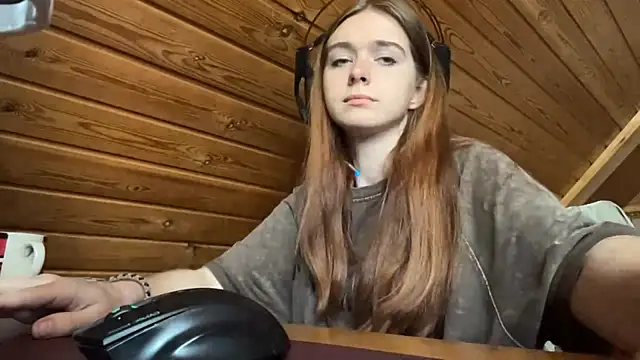 Snapshot of MariaLake chatting on 06/25/26, 04:01 MariaLake online show from 06/25/26, 04:01
