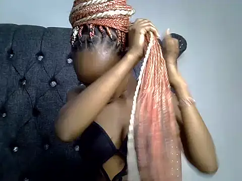 Snapshot of cocolaurah chatting on 06/17/26, 03:13 cocolaurah online show from 06/17/26, 03:13