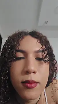 Snapshot of lilith_isabella25 chatting on 06/15/26, 07:27 lilith isabella25 online show from 06/15/26, 07:27