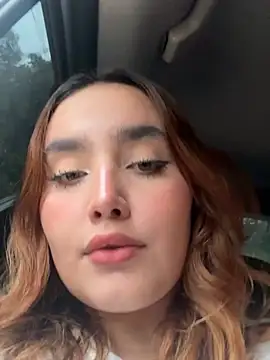 Snapshot of Aleja_lux chatting on 05/28/26, 10:29 Aleja lux online show from 05/28/26, 10:29