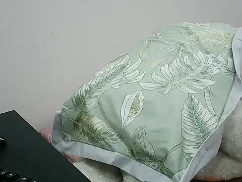 Snapshot of -Ninyn- chatting on 07/05/26, 01:56 -Ninyn- online show from 07/05/26, 01:56