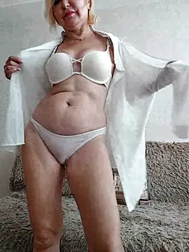 Snapshot of MilaLoveX chatting on 07/05/26, 07:48 MilaLoveX online show from 07/05/26, 07:48