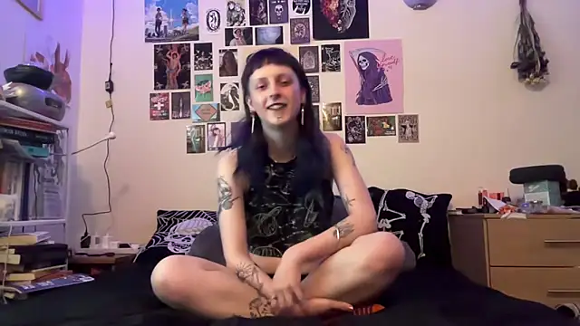 Snapshot of batzy666 chatting on 05/29/26, 12:25 batzy666 online show from 05/29/26, 12:25