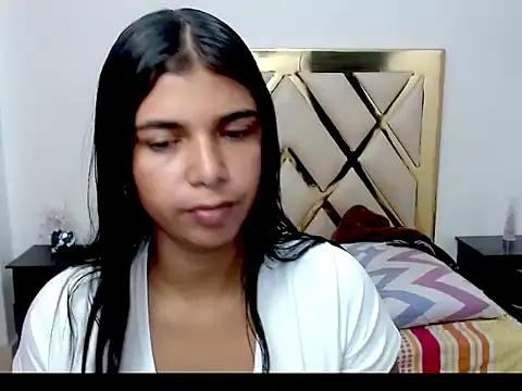 Snapshot of pamelaortiz21 chatting on 06/02/26, 01:13 pamelaortiz21 online show from 06/02/26, 01:13
