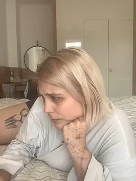 Ella Bloom online show from 06/17/26, 11:01
