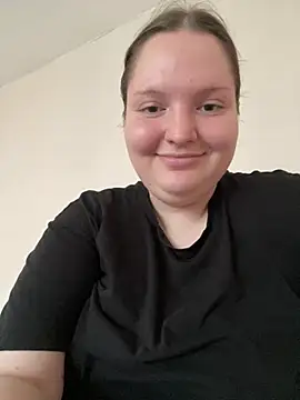 Snapshot of SashaMoo chatting on 07/22/26, 04:21 SashaMoo online show from 07/22/26, 04:21