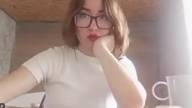 Snapshot of OliviaMoment chatting on 06/29/26, 10:15 OliviaMoment online show from 06/29/26, 10:15