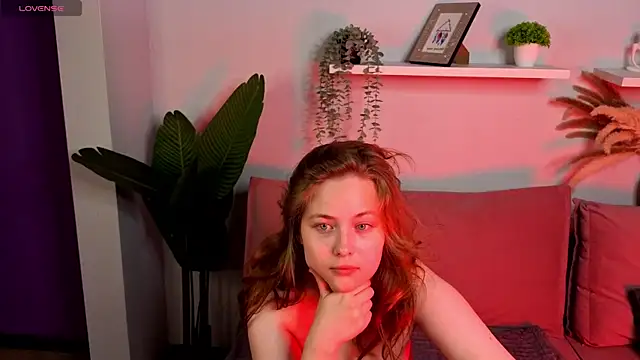 Snapshot of EricaWilds chatting on 07/10/26, 12:19 EricaWilds online show from 07/10/26, 12:19