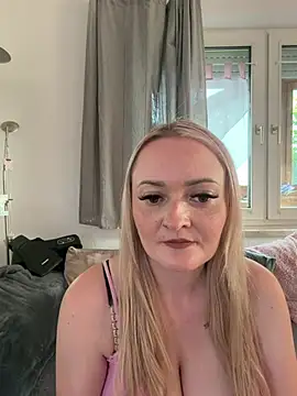 Snapshot of Alex-Blond chatting on 07/25/26, 05:21 Alex-Blond online show from 07/25/26, 05:21