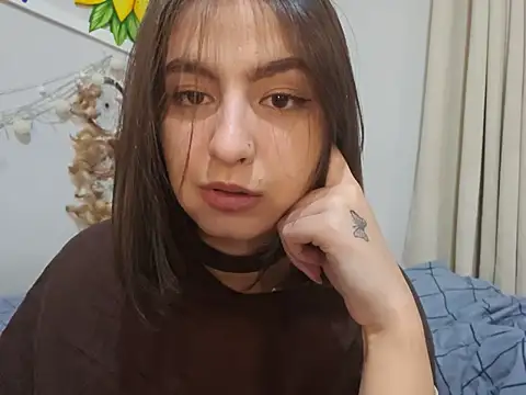 Snapshot of Juh_castro chatting on 07/13/26, 04:54 Juh castro online show from 07/13/26, 04:54
