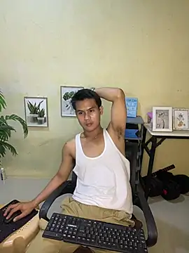Snapshot of Asianboy_2000 chatting on 06/06/26, 03:06 Asianboy 2000 online show from 06/06/26, 03:06