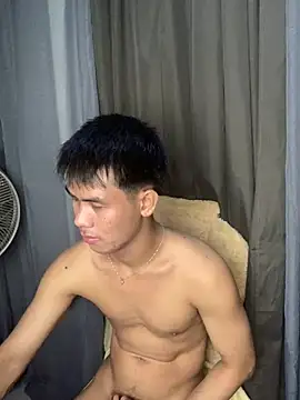 Snapshot of Asianboy_2000 chatting on 07/19/26, 01:42 Asianboy 2000 online show from 07/19/26, 01:42