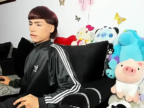 Snapshot of Playboy_andeer chatting on 06/15/26, 02:36 Playboy andeer online show from 06/15/26, 02:36