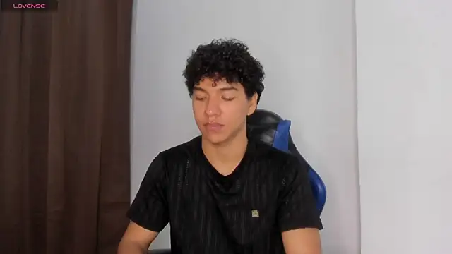 Maximiliano Young online show from 06/04/26, 12:44