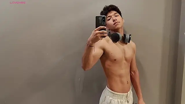 Maximiliano Young online show from 07/11/26, 11:57
