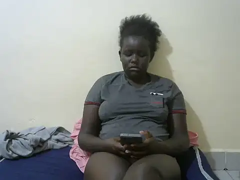 Snapshot of beauty_girl2 chatting on 06/26/26, 05:23 beauty girl2 online show from 06/26/26, 05:23