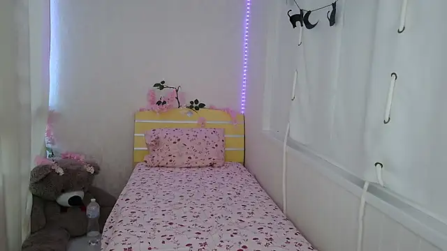 EmyHills online show from 06/14/26, 03:58