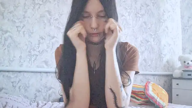 Snapshot of KrissyHiott chatting on 06/22/26, 04:09 KrissyHiott online show from 06/22/26, 04:09