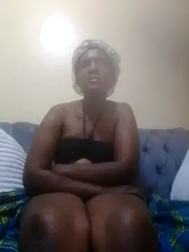 Snapshot of Creamymom4 chatting on 06/18/26, 12:42 Creamymom4 online show from 06/18/26, 12:42