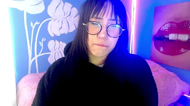 Snapshot of eli_doll chatting on 07/08/26, 11:15 eli doll online show from 07/08/26, 11:15