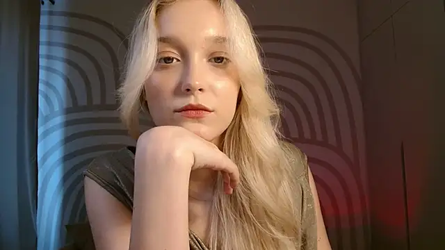 Snapshot of QueenSerenaa chatting on 06/16/26, 10:51 QueenSerenaa online show from 06/16/26, 10:51