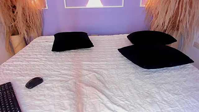 Haileyconnors  online show from 06/12/26, 03:44