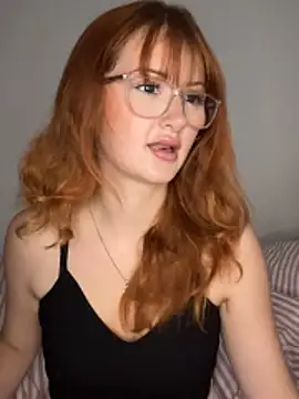 Snapshot of BunnyandBrookes_ chatting on 06/18/26, 11:03 BunnyandBrookes online show from 06/18/26, 11:03