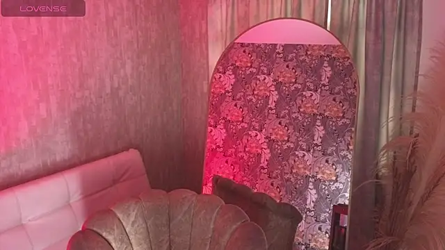 chloe bronze online show from 07/24/26, 07:45