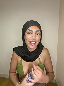 Snapshot of nadiabnssd chatting on 06/21/26, 12:52 nadiabnssd online show from 06/21/26, 12:52