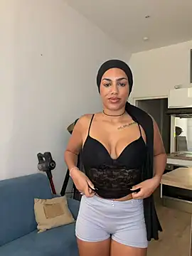 Snapshot of nadiabnssd chatting on 07/25/26, 12:36 nadiabnssd online show from 07/25/26, 12:36