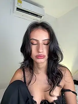 Zoe Mrlx online show from 06/09/26, 12:17