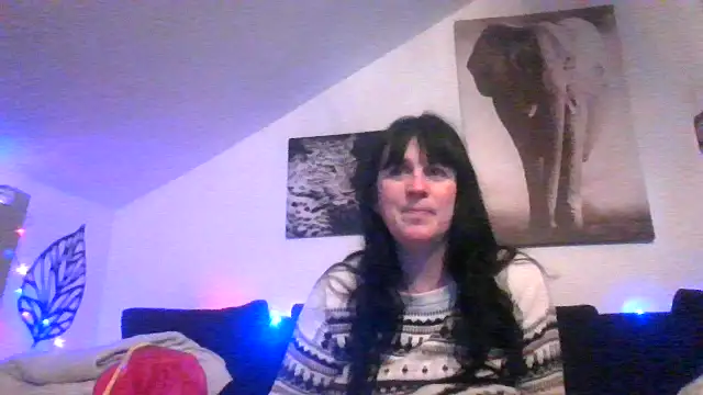 Snapshot of sexujuly88 chatting on 12/16/25, 10:15 sexujuly88 online show from 12/16/25, 10:15