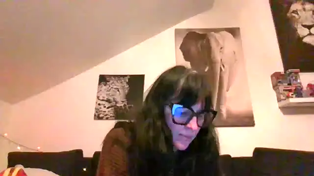 Snapshot of sexujuly88 chatting on 01/12/26, 12:05 sexujuly88 online show from 01/12/26, 12:05