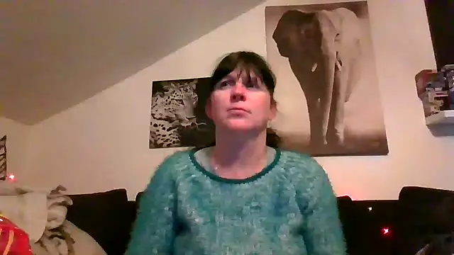 Snapshot of sexujuly88 chatting on 02/02/26, 10:30 sexujuly88 online show from 02/02/26, 10:30