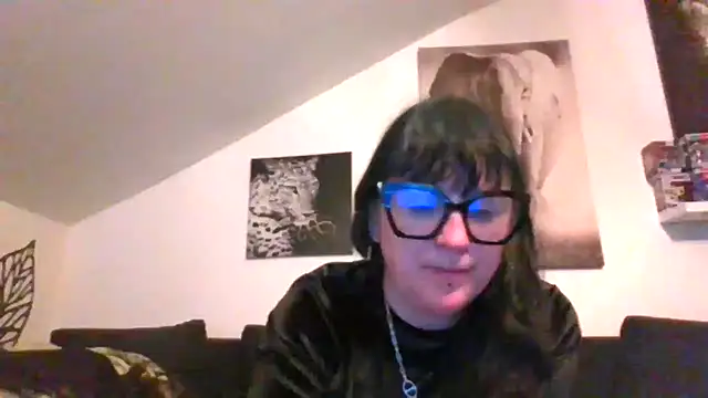 Snapshot of sexujuly88 chatting on 02/14/26, 11:12 sexujuly88 online show from 02/14/26, 11:12