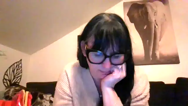 Snapshot of sexujuly88 chatting on 03/05/26, 10:50 sexujuly88 online show from 03/05/26, 10:50