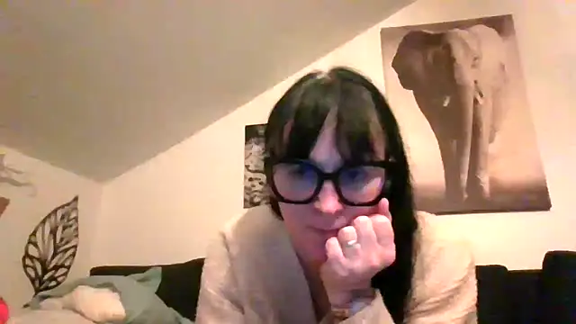 Snapshot of sexujuly88 chatting on 03/08/26, 09:51 sexujuly88 online show from 03/08/26, 09:51