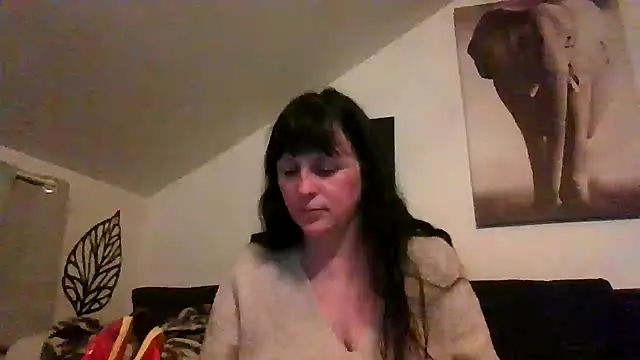 Snapshot of sexujuly88 chatting on 04/02/26, 09:45 sexujuly88 online show from 04/02/26, 09:45