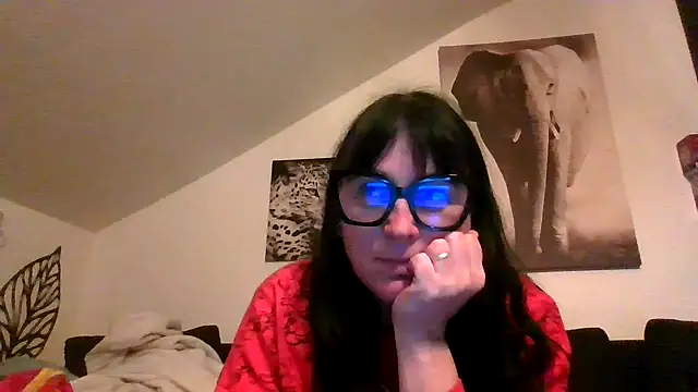 Snapshot of sexujuly88 chatting on 04/11/26, 08:57 sexujuly88 online show from 04/11/26, 08:57