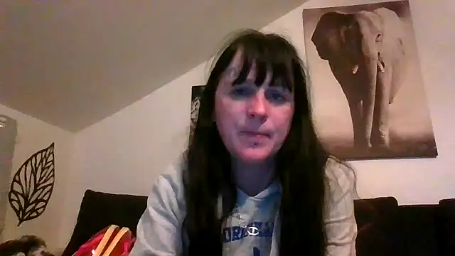Snapshot of sexujuly88 chatting on 05/04/26, 08:38 sexujuly88 online show from 05/04/26, 08:38