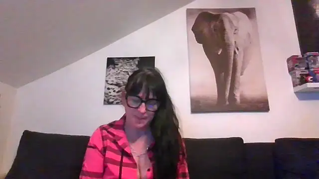Snapshot of sexujuly88 chatting on 05/08/26, 10:26 sexujuly88 online show from 05/08/26, 10:26