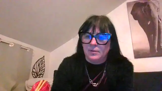 Snapshot of sexujuly88 chatting on 05/17/26, 09:00 sexujuly88 online show from 05/17/26, 09:00