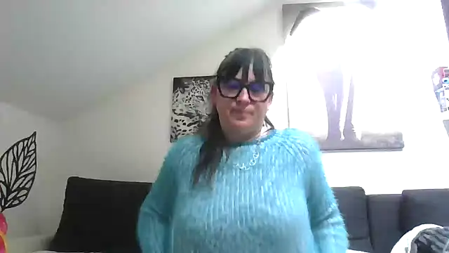 Snapshot of sexujuly88 chatting on 05/19/26, 07:15 sexujuly88 online show from 05/19/26, 07:15