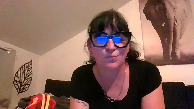 Snapshot of sexujuly88 chatting on 05/25/26, 09:32 sexujuly88 online show from 05/25/26, 09:32