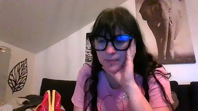 Snapshot of sexujuly88 chatting on 06/03/26, 08:47 sexujuly88 online show from 06/03/26, 08:47