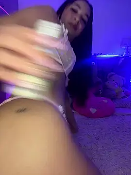 analicia-22 online show from 06/05/26, 02:51