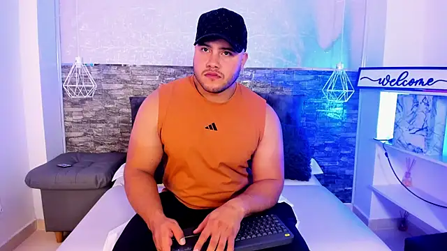 apolorusso online show from 07/30/26, 10:25