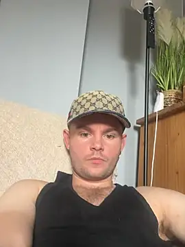 Snapshot of Ronnie153 chatting on 08/05/26, 10:29 Ronnie153 online show from 08/05/26, 10:29